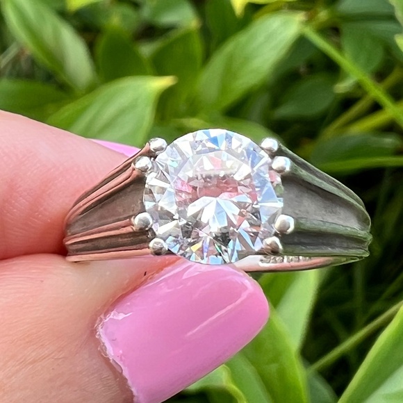 VINTAGE ROUND CZ TENSION SETTING RING 925 SS HEART DETAIL ENGAGEMENT WEDDING